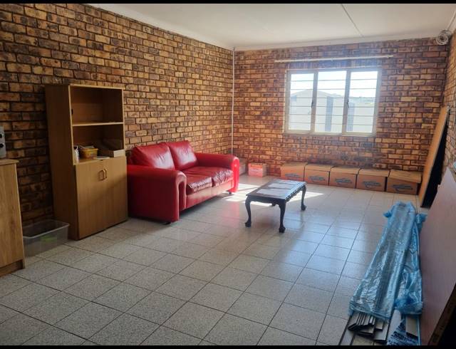 230M² BUSINESS FOR SALE IN KULEKA